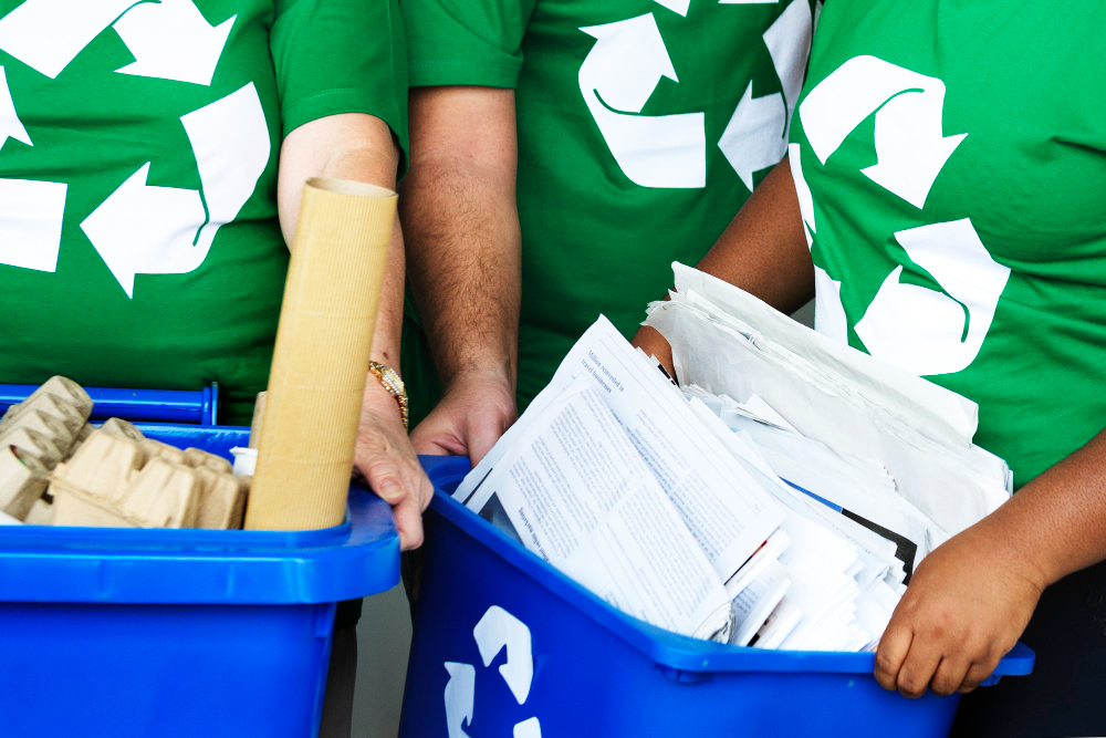 Le tri des déchets de papier de bureau peut sembler une tâche mineure, mais son impact est significatif. En adoptant des pratiques de tri efficaces et en réduisant notre utilisation de papier, nous pouvons tous contribuer à un bureau plus durable et à un avenir plus vert.