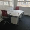 Bureau complet composé d'un bureau, un fauteuil ergonomique et un caisson