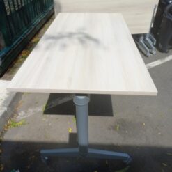 Table basculante Steelcase 140 x 70 cm