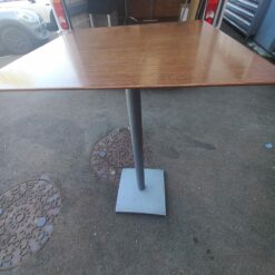 Table de cuisine carrée debout 60 x 60 cm