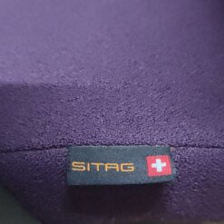 Fauteuil de bureau SITAG – Assise violette / Dossier résille noir
