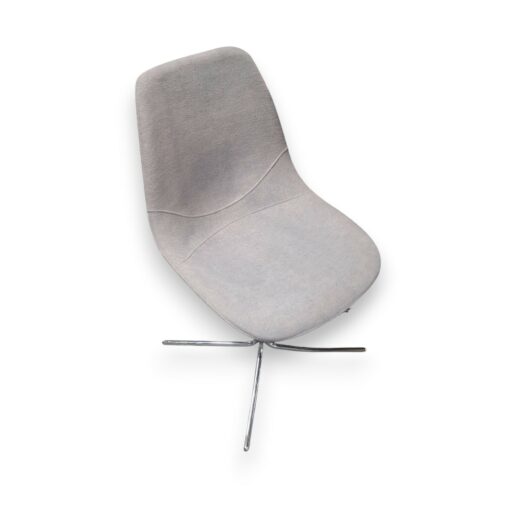 Chaise avec pieds chromé