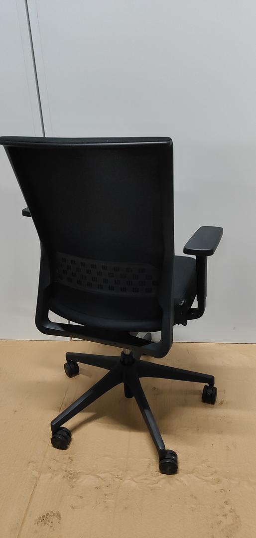 05318fdd-1258-42f7-b959-758e6bf8d970.medium