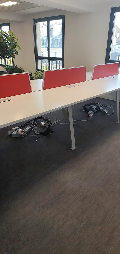 Bench 6 postes de 140 x 80 cm Bench 6 postes de 140 x 80 cm