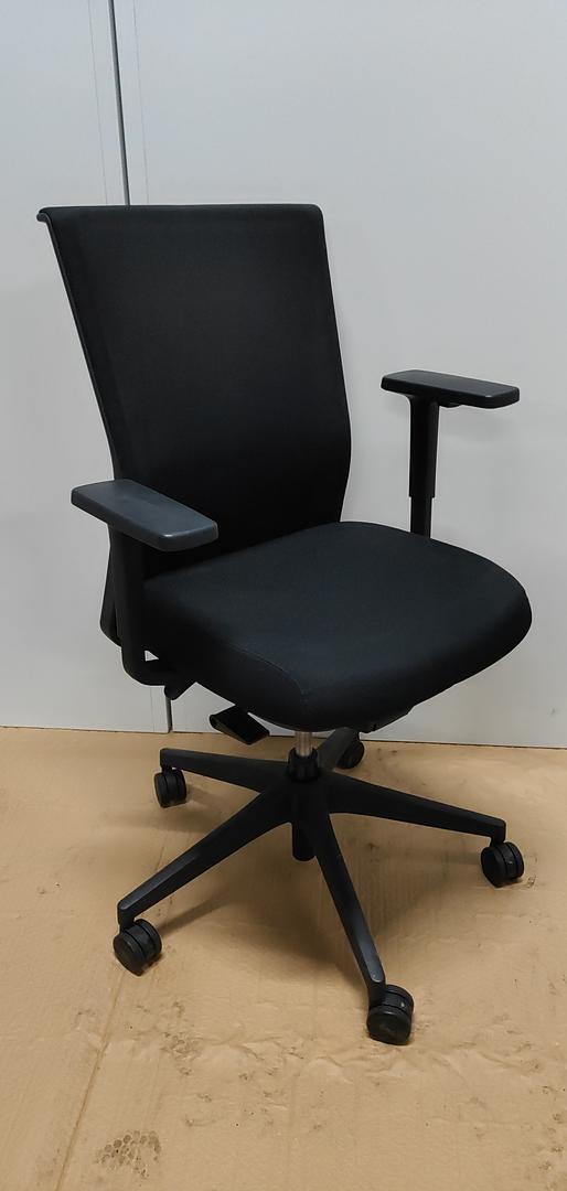 2a94b15c-9271-40de-b70e-2c3df2fa5516.medium