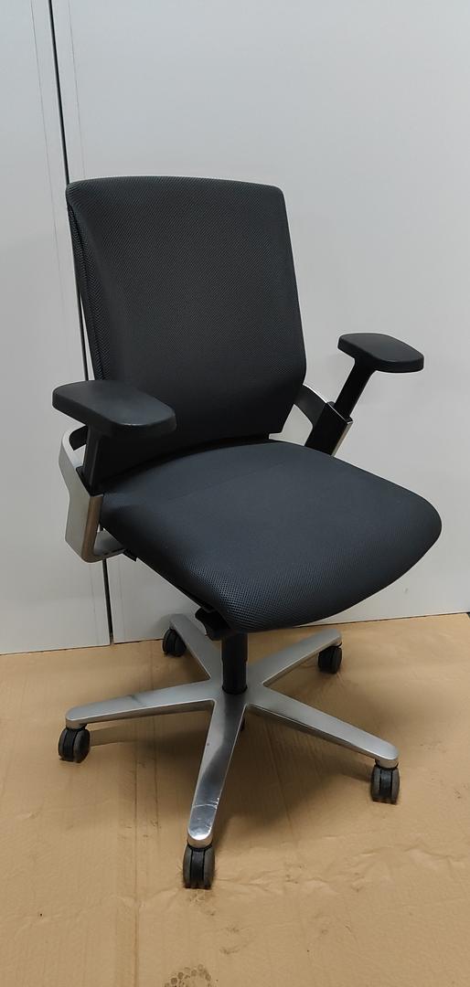 4e5d89a2-e290-4a87-ad03-e5a759610bd0.medium