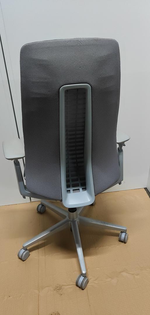 4fa38695-625a-43b7-9f6e-ca7d8cf93c54.medium