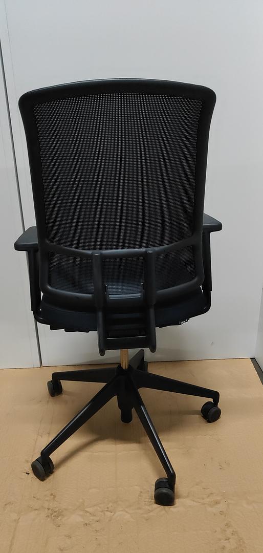 558704d8-135f-4e65-8624-7638e0484ad7.medium