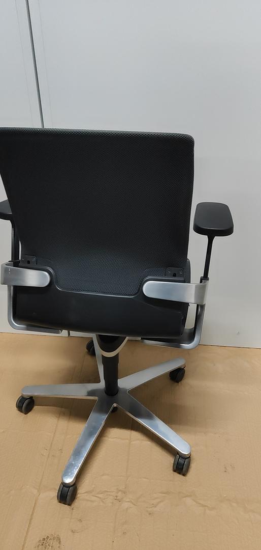 59a9a8e1-1996-4c39-9231-e57be7c8a96e.medium