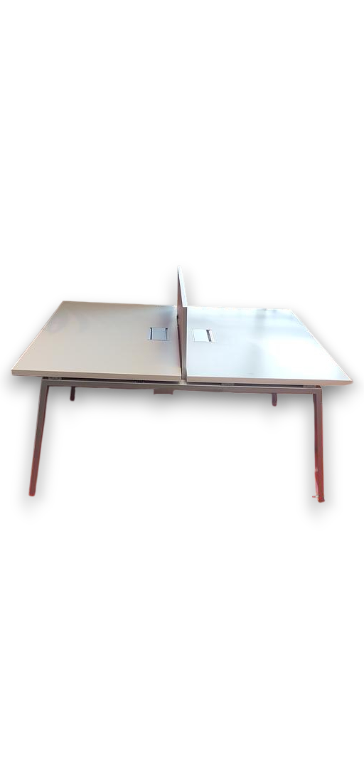 Bureau bench 2 postes de 140 x 80 cm Bureau bench 2 postes de 140 x 80 cm