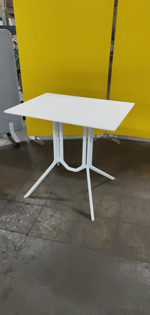 91520cc3-c7f6-4f13-a17c-fd4a9ee3e8f4.medium