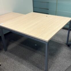 Table de réunion plateau carré