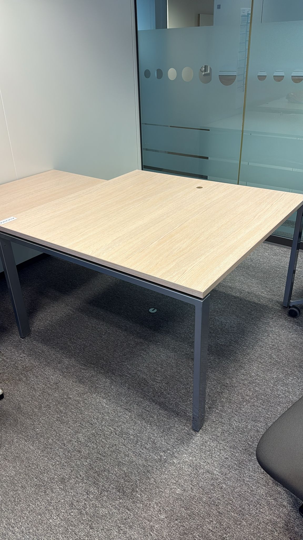 Table de réunion plateau carré Table de réunion plateau carré