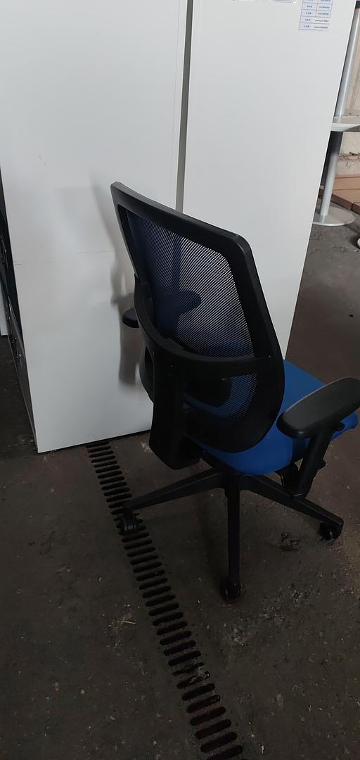 3ee4e75c-a0f8-4393-8d34-d6937c3e2dd8.medium