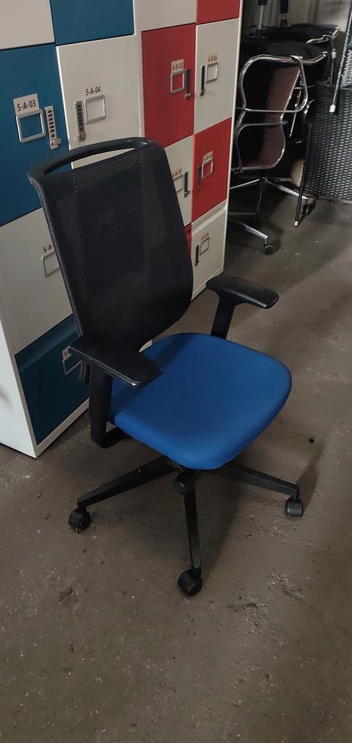 8593d3a2-37da-4a75-bf3d-be026e761b2a.medium